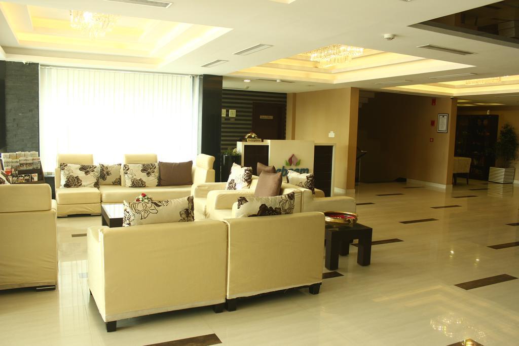 Hotel Abaam Cochin Kochi Exterior foto