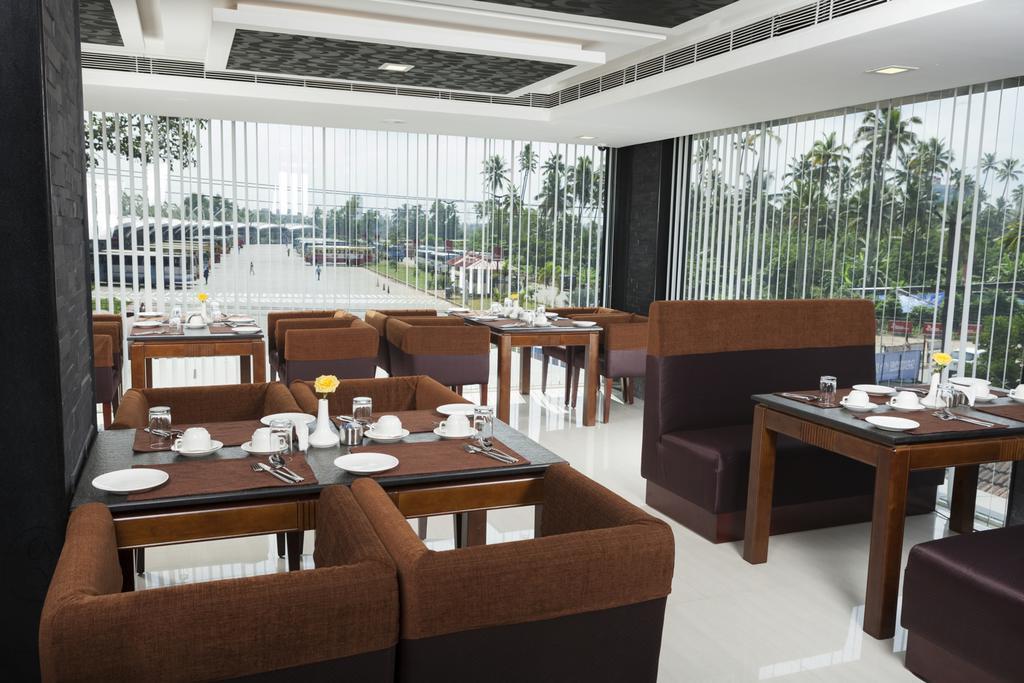 Hotel Abaam Cochin Kochi Exterior foto